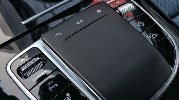 Mercedes-Benz-EQC-400-artenergomotor