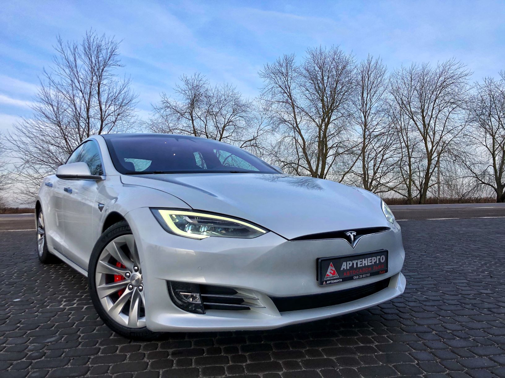 TESLA Model S Long Range