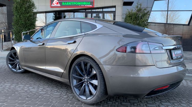 tesla-model-s-90d-artenergomotor-4