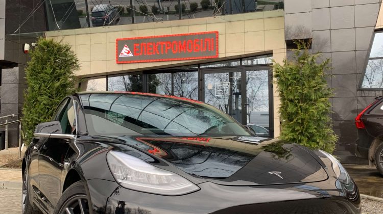 TESLA-Model-3-long-range-black-artenergomotor-1