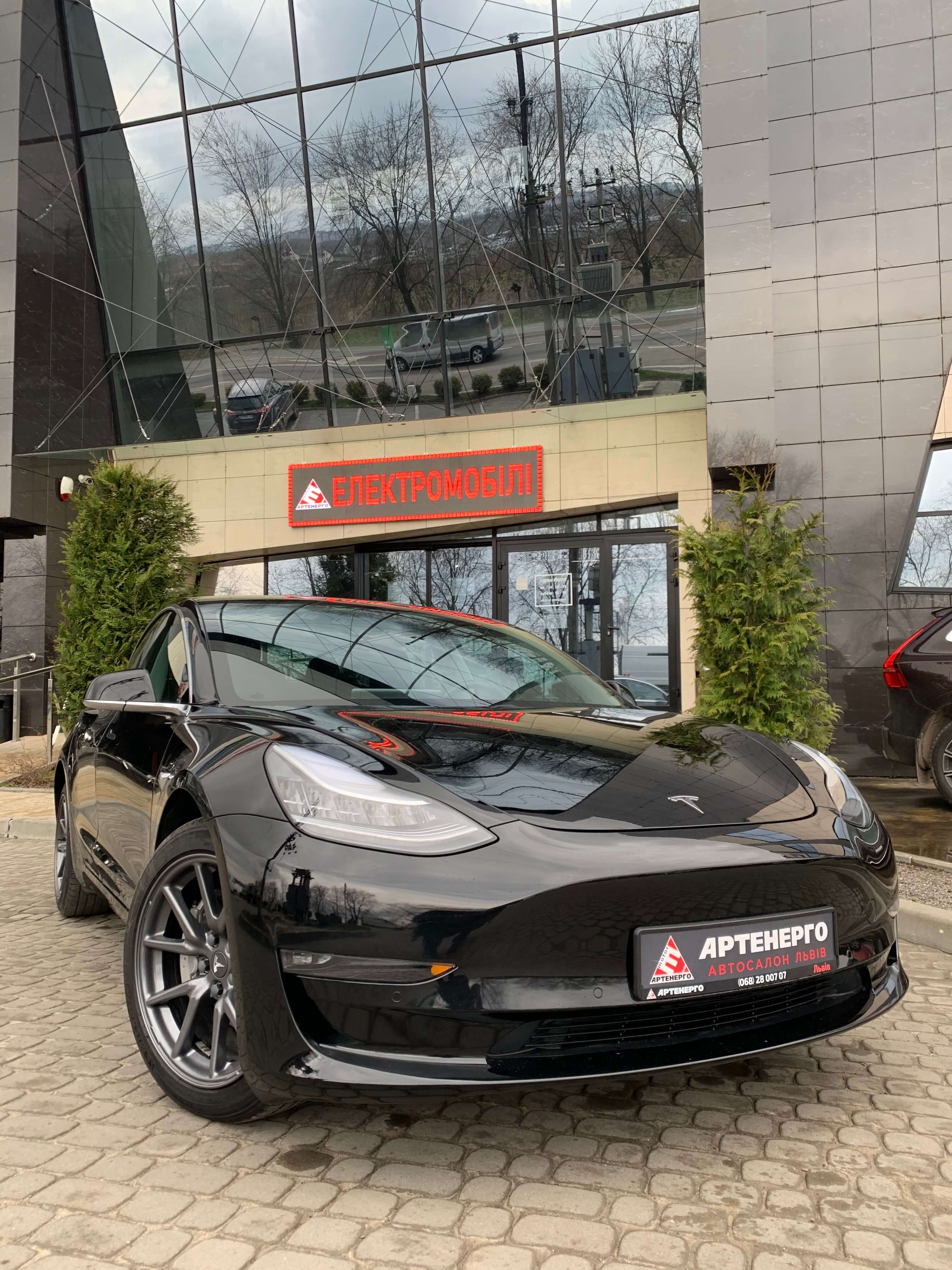 TESLA-Model-3-long-range-black-artenergomotor-1