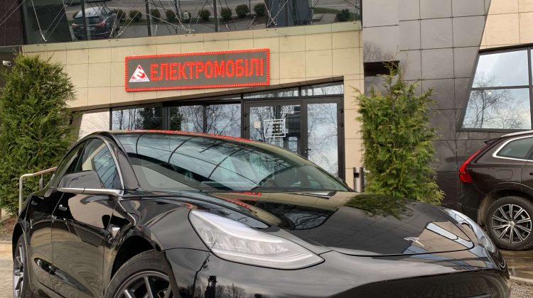 TESLA-Model-3-long-range-black-artenergomotor-2