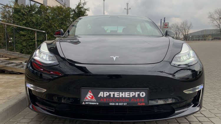 TESLA-Model-3-long-range-black-artenergomotor-5