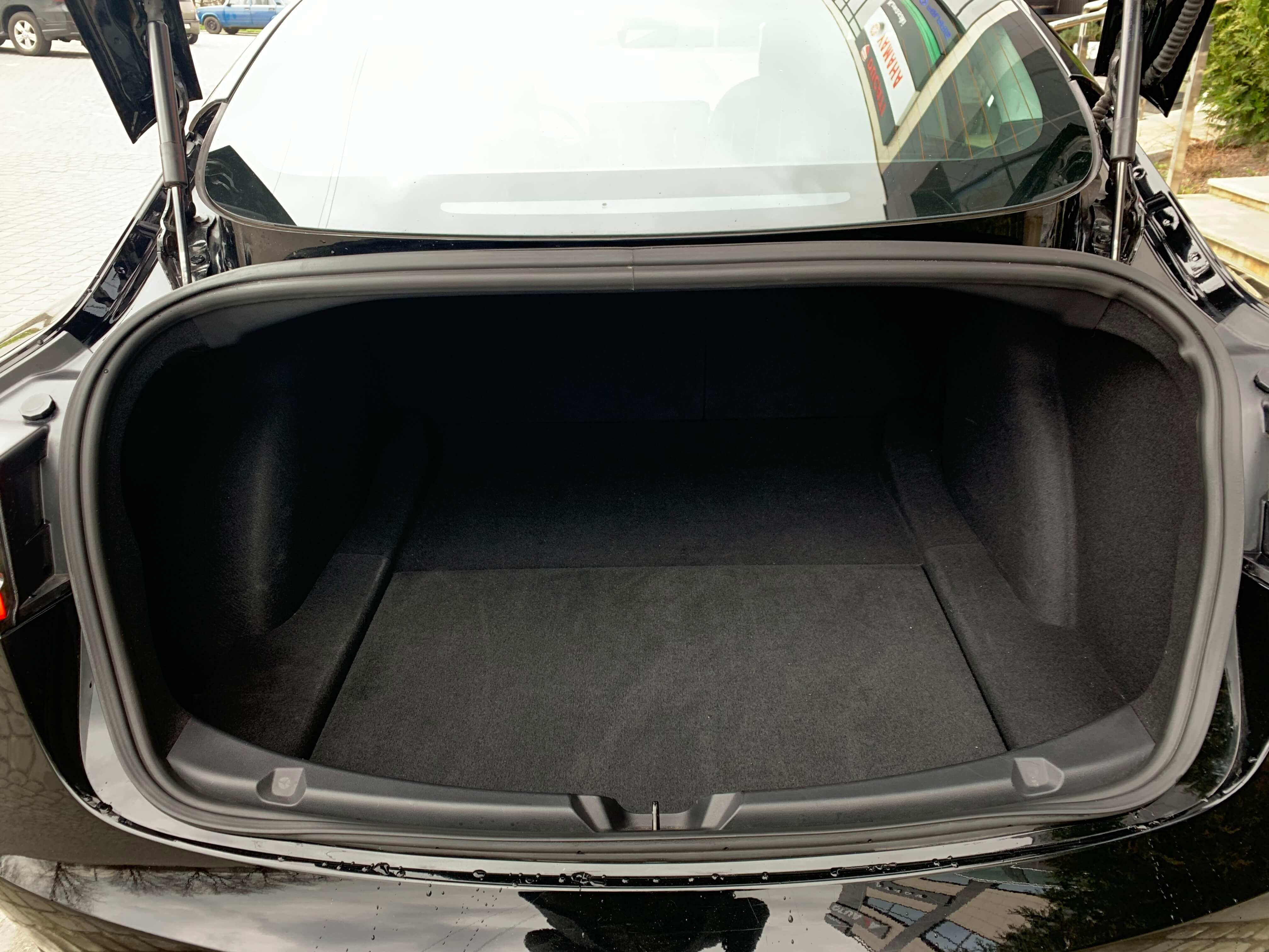 TESLA-Model-3-long-range-black-artenergomotor-7