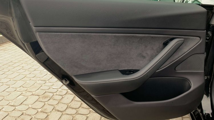 TESLA-Model-3-long-range-black-artenergomotor-8