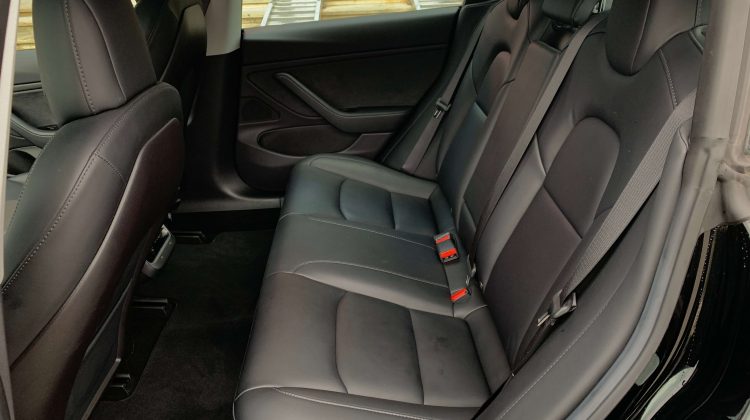 TESLA-Model-3-long-range-black-artenergomotor-10