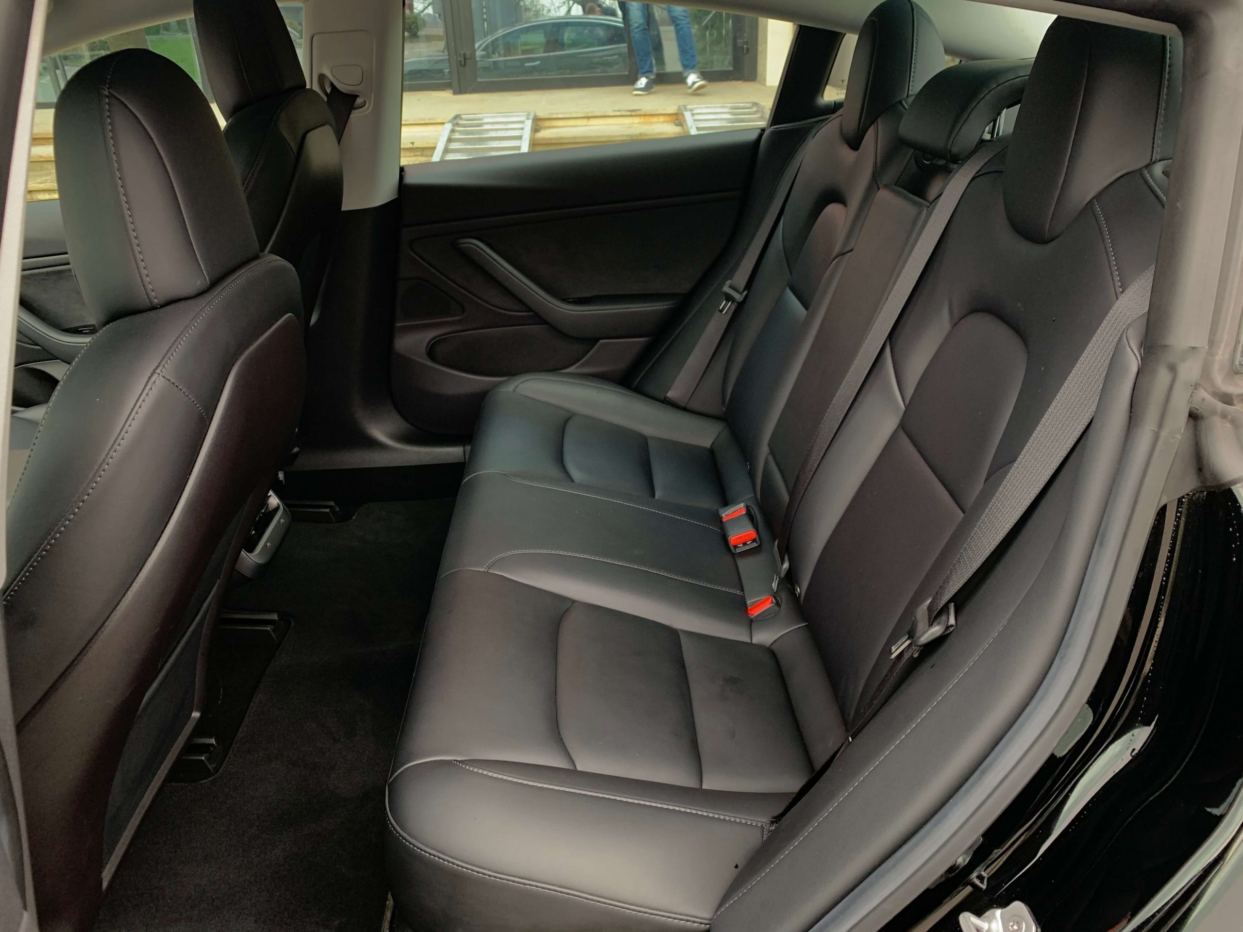 TESLA-Model-3-long-range-black-artenergomotor-10