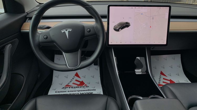 TESLA-Model-3-long-range-black-artenergomotor-12