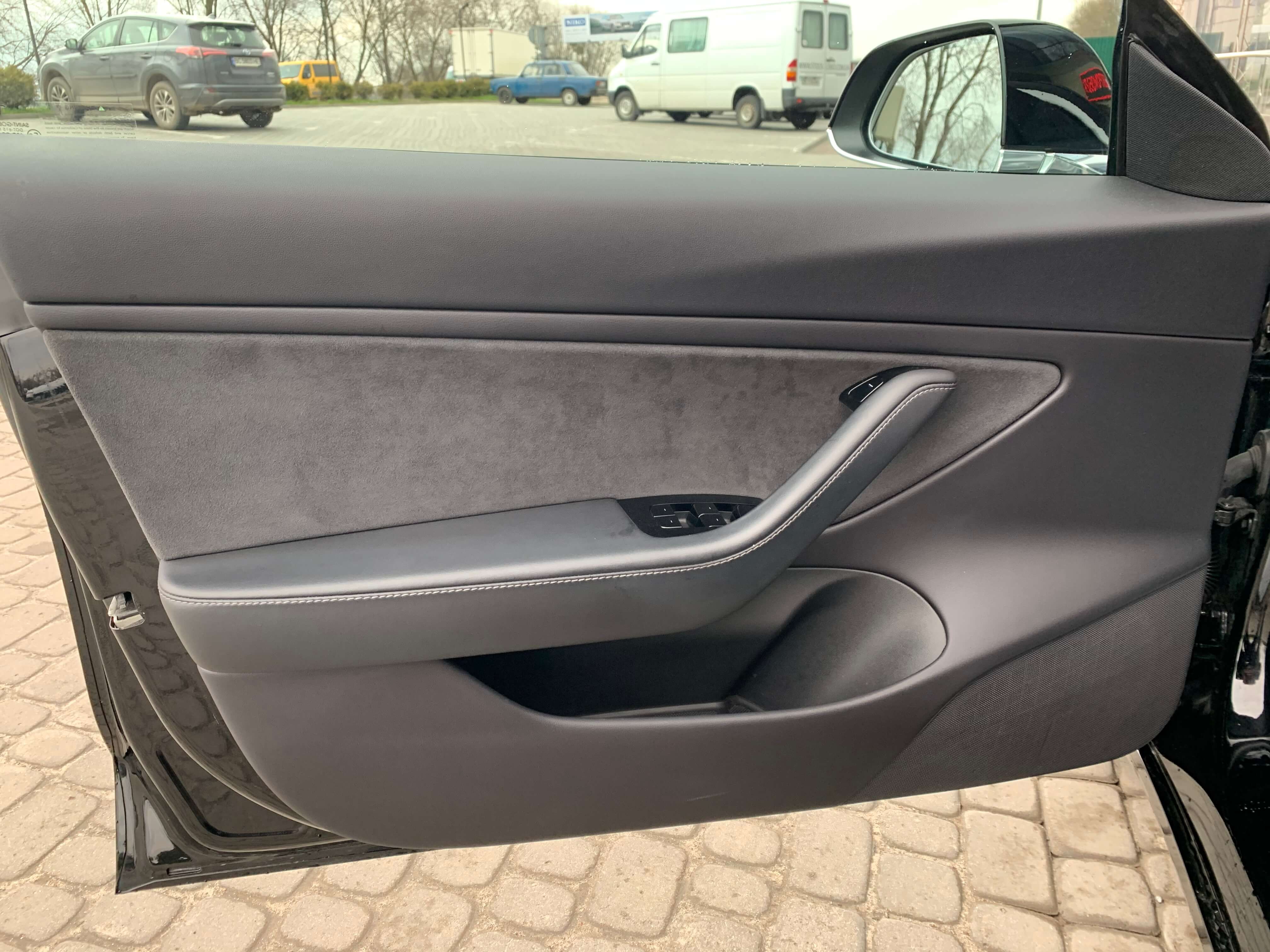 TESLA-Model-3-long-range-black-artenergomotor-13