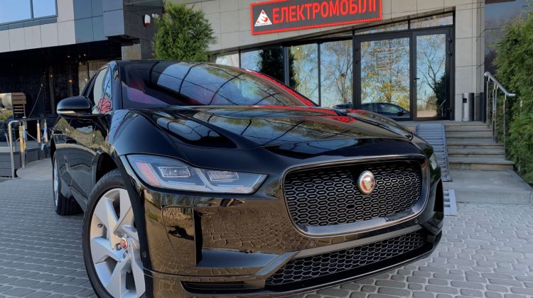 jaguar-i-pace-se-black-artenergomotor