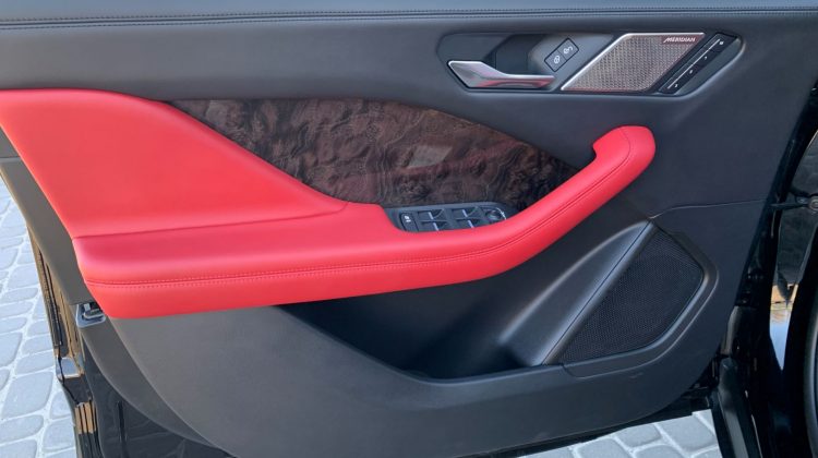 jaguar-i-pace-se-black-artenergomotor-12