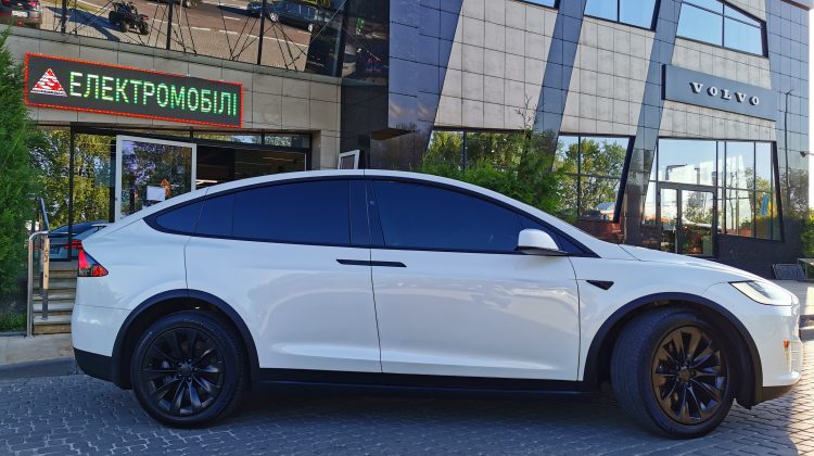 tesla-model-x-2020-artenergomotor-1