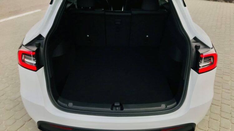 electrocar-Tesla-model-Y-artenergomotor-13