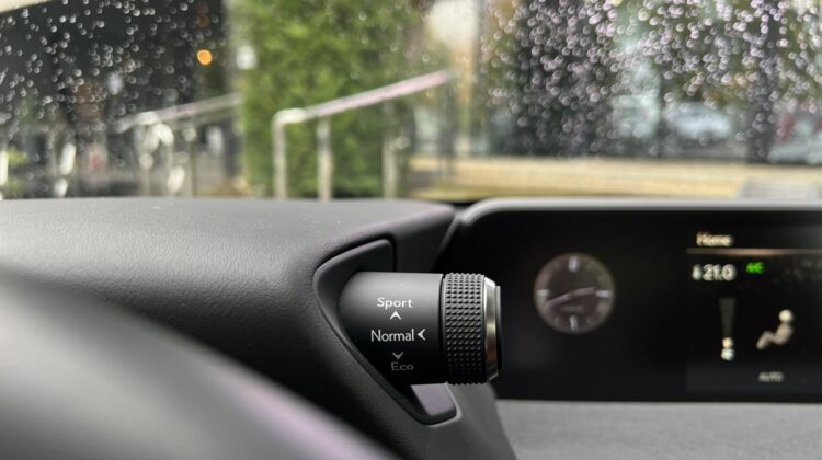 lexus-ux-300-artenergomotor-9