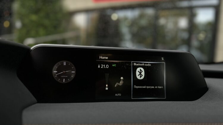 lexus-ux-300-artenergomotor-11